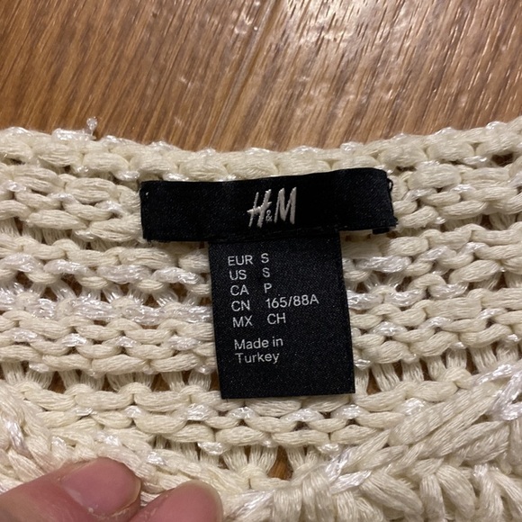 H&M Woman's Long Sleeve White and cream  mixed Knit Sweater (Size Small) - Picture 7 of 8
